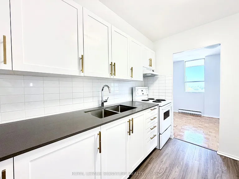 525 Eglinton Ave E #804 — Photo 11
