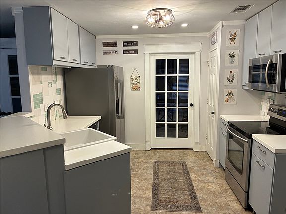 3rd image of 11607 Harbor Rd