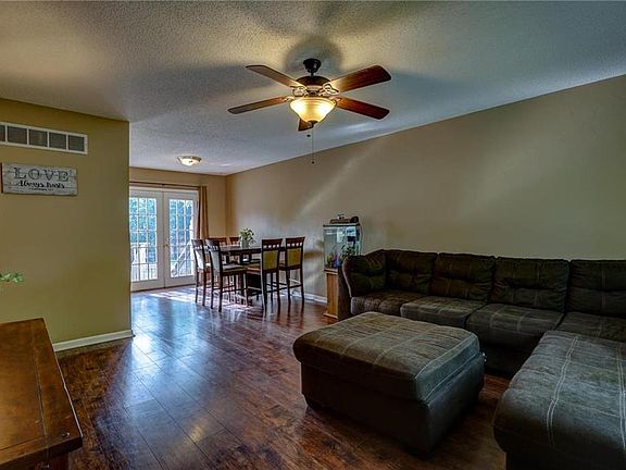 3rd image of 1845 Indian Ave