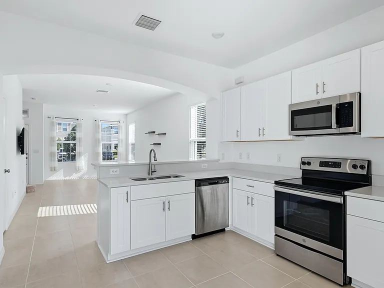 6135 Fairmont Ln — Photo 12