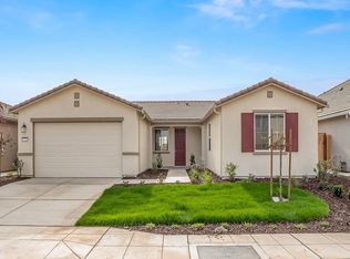 4712 Sussex Ave, Clovis, CA 93619