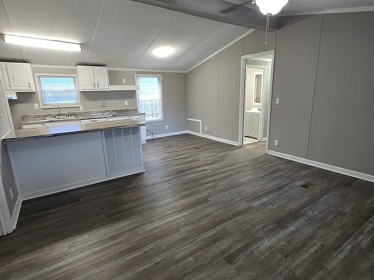 223 Duke St — Photo 2