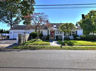 39 Commodore Pl, Milford, CT 06460