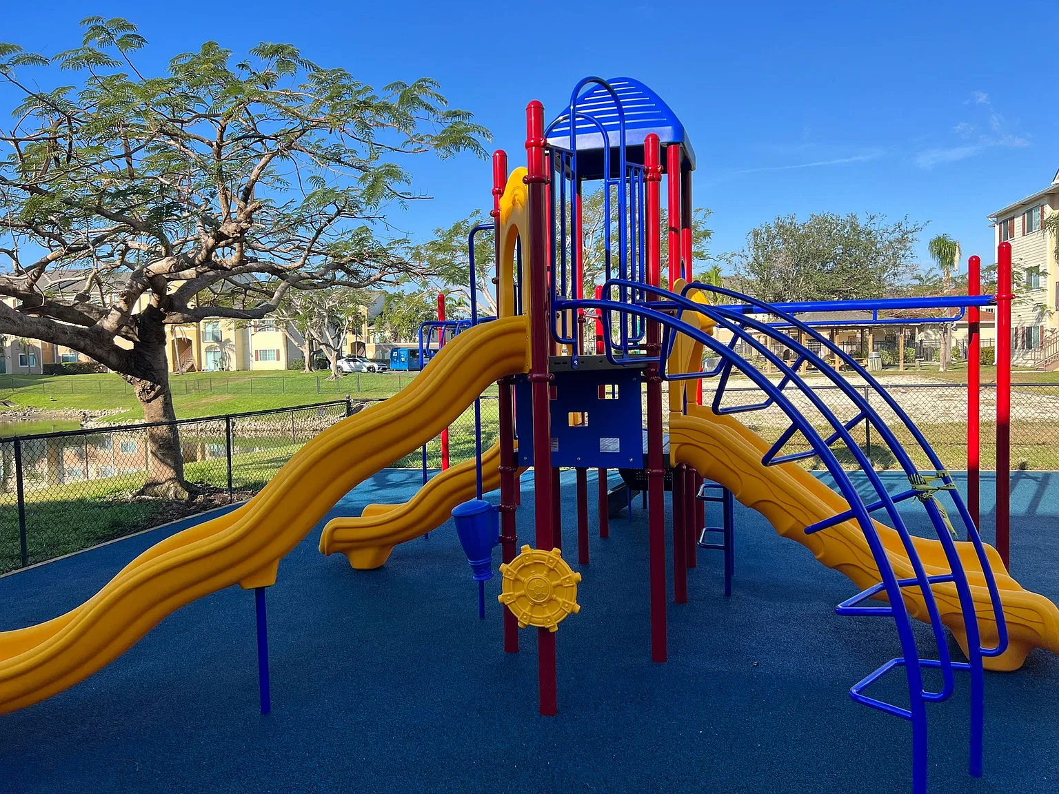 Hawk's Landing Apartments — Photo 4