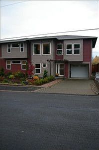 5th image of 717 Tullis St NE