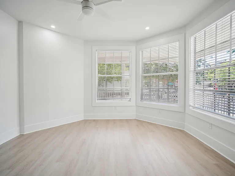 326 S Plant Ave #1 — Photo 2