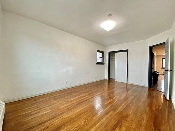 5th image of 3156 44th St APT 3