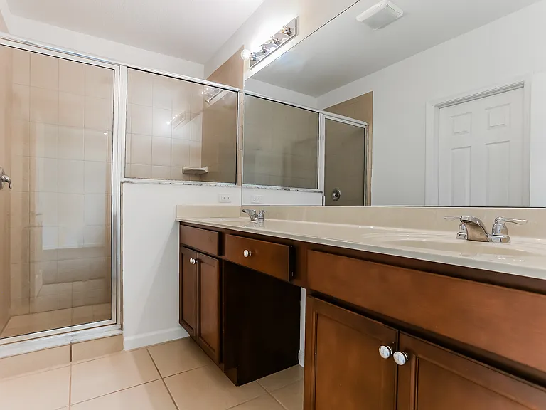 2911 NW Treviso Cir — Photo 10