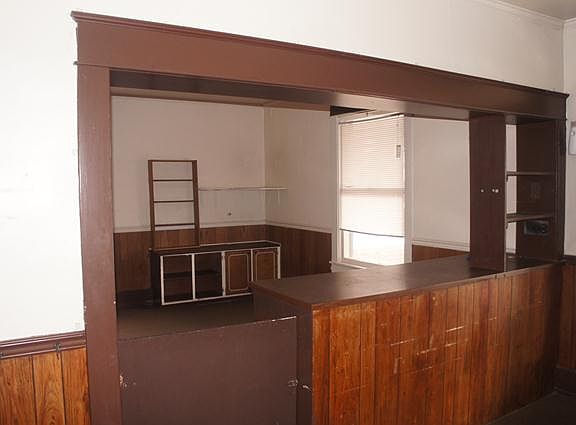 3rd image of 311 Starling Ave