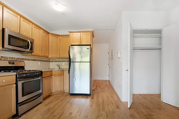 Rented by Compass | media 10