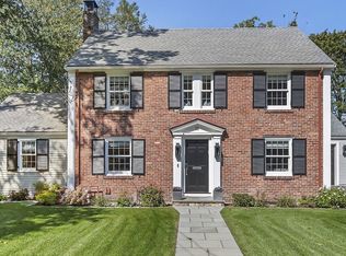 31 Chestnut Hill Ter, Newton, MA 02467