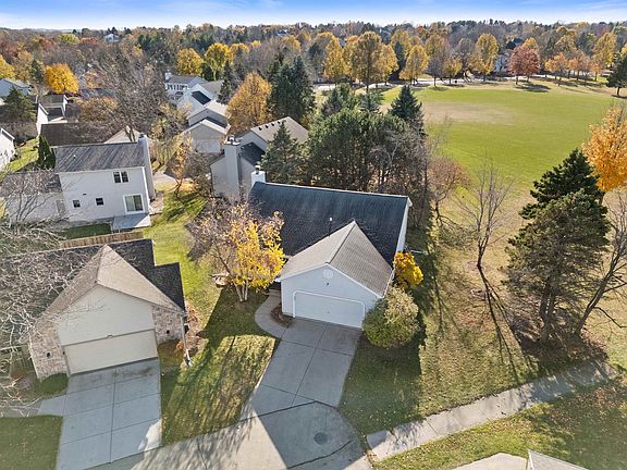 2nd image of 862 Sky Ridge Dr