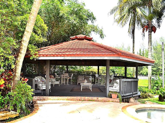 4th image of 6200 SW 183rd Way