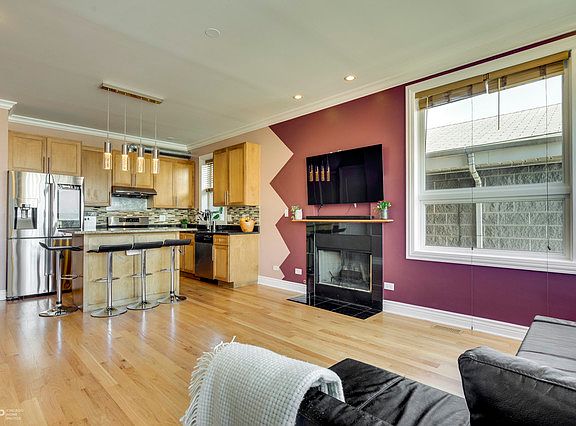 2nd image of 2323 W Washington Blvd APT 2W