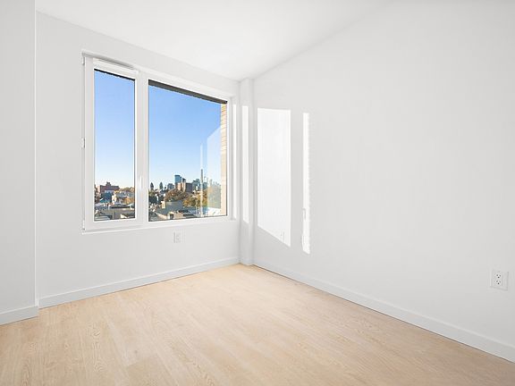 4th image of 1499 Bedford Ave #5A