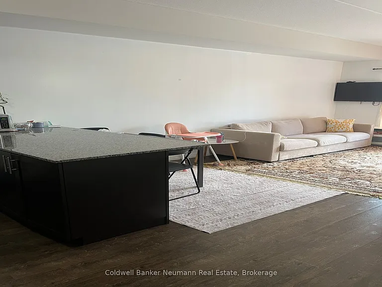 35 Kingsbury Sq #217 — Photo 8