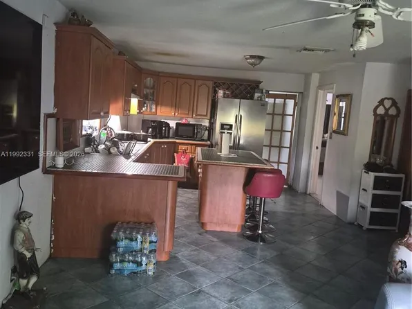 399 NW 98th St, Miami, FL 33150