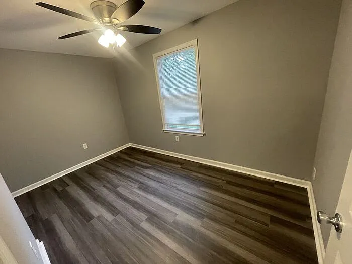 3 bed, 1.0 bath, $2,000 — Photo 4