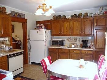 3rd image of 33 Olcott Pl