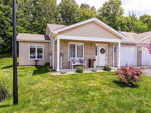 3rd image of 559 Sunview Cir