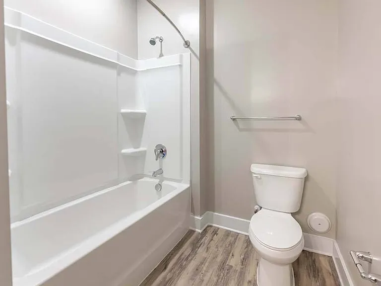 Foxwood Apartments — Photo 123