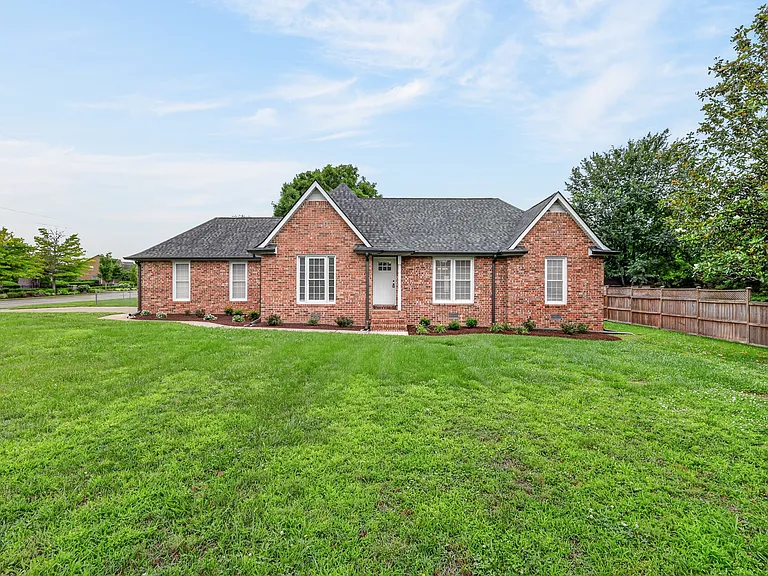 1015 Brinkley Rd — Photo 4