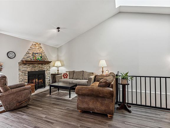 5th image of 11638 Maple Glen Ct