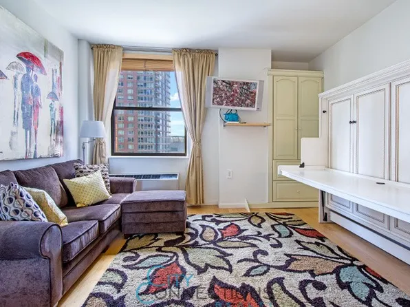 20 West Street image 2 of 22