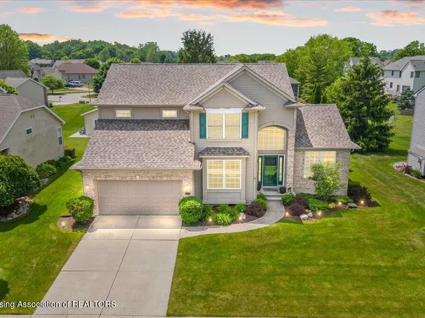 10889 Pointe West Blvd, Grand Ledge, MI 48837