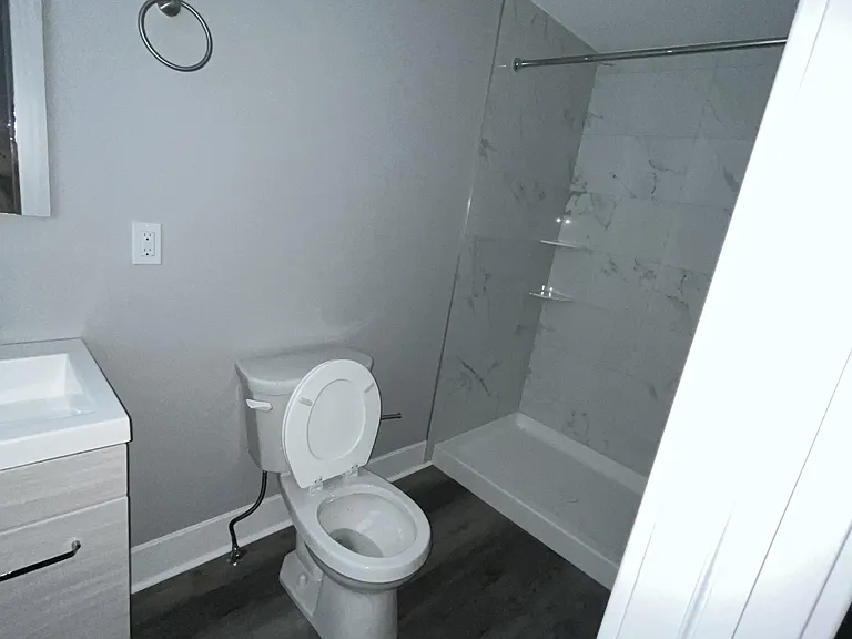 527 Welsh St #1 — Photo 7