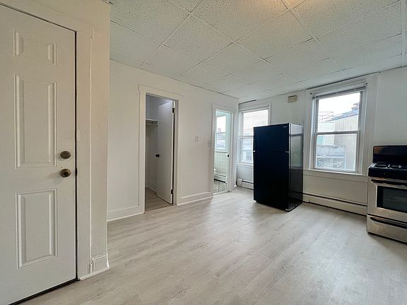 4th image of 298 Newark Ave Floor 2