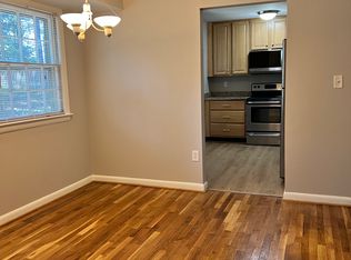 3900 Ivydale Dr, Annandale, VA 22003