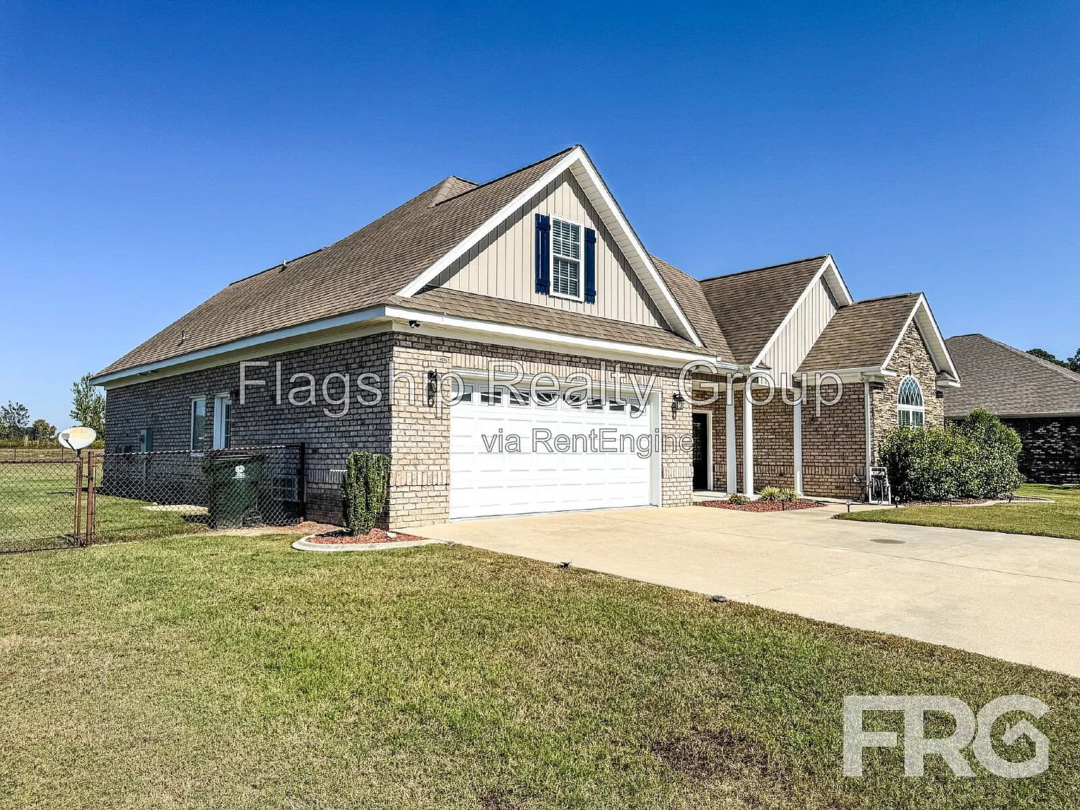 3 bed, 3.0 bath, 2390 sqft, $2,150 — Photo 2