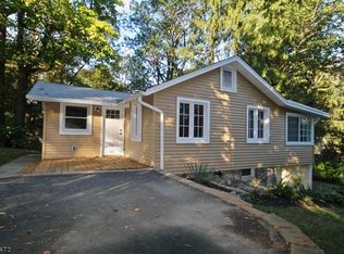 4 Kewaunee Rd, Highland Lakes, NJ 07422