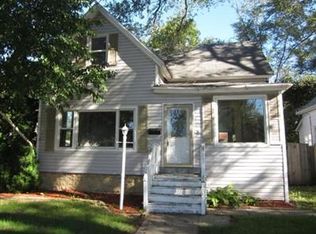 1055 W Hickory St, Kankakee, IL 60901