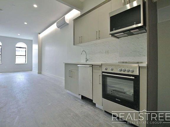 2nd image of 277 Linden St #2BB