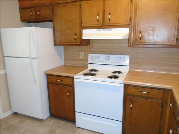 4th image of 518 Whitehall Ln