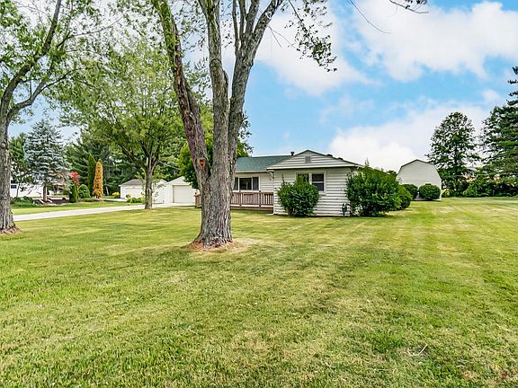 5th image of 244 N Parkway Dr