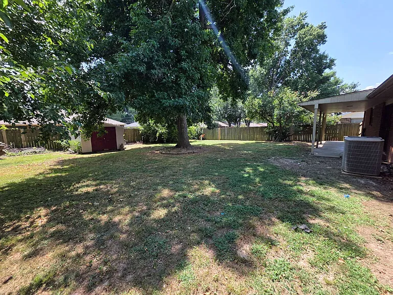 1806 SE Lawrence St — Photo 20