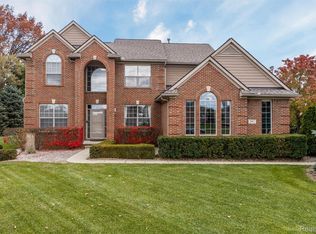 297 Gleneagles, Highland, MI 48357