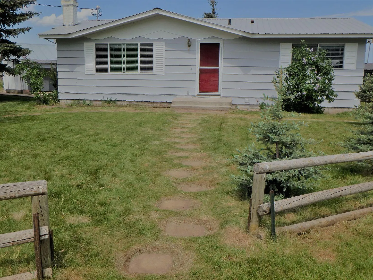 4 bed, 1834 sqft, $2,050 — Photo 1