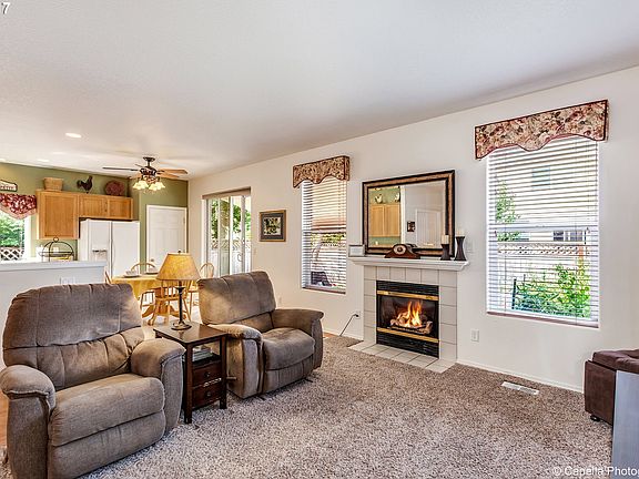 3rd image of 2595 Graystone Dr