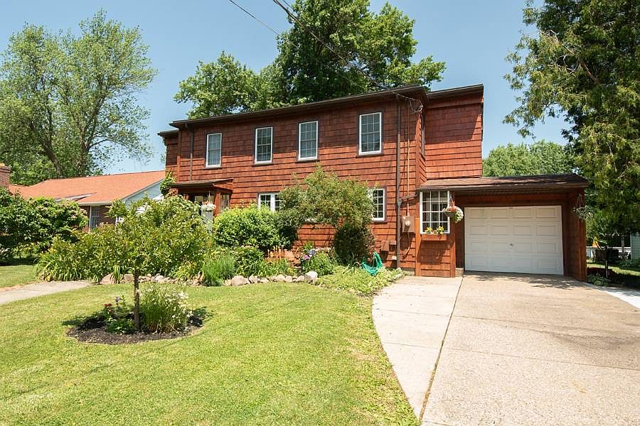 1st image of 66 Woodview Ave