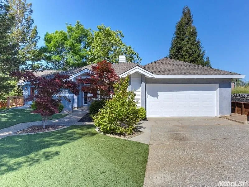 103 Echo Ct photo 1