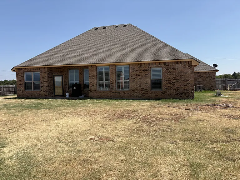 373 NE Sanders Dr — Photo 21