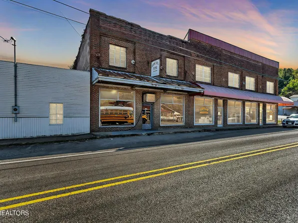 6104 Dr Thomas Walker Rd, Rose Hill, VA 24281