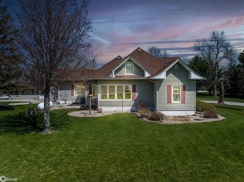 1601 W 5th St, Vinton, IA 52349 Zillow