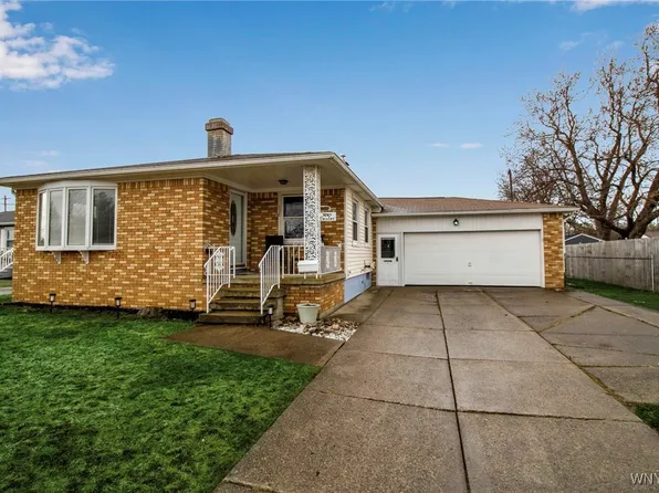 100 Dover Dr, Buffalo, NY 14224