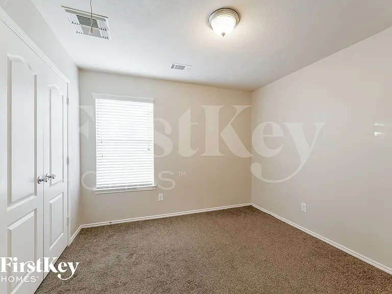 29635 Evergreen Hills Dr — Photo 11