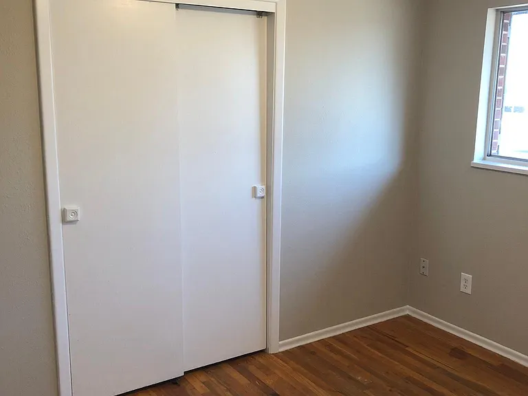 707 James St — Photo 15